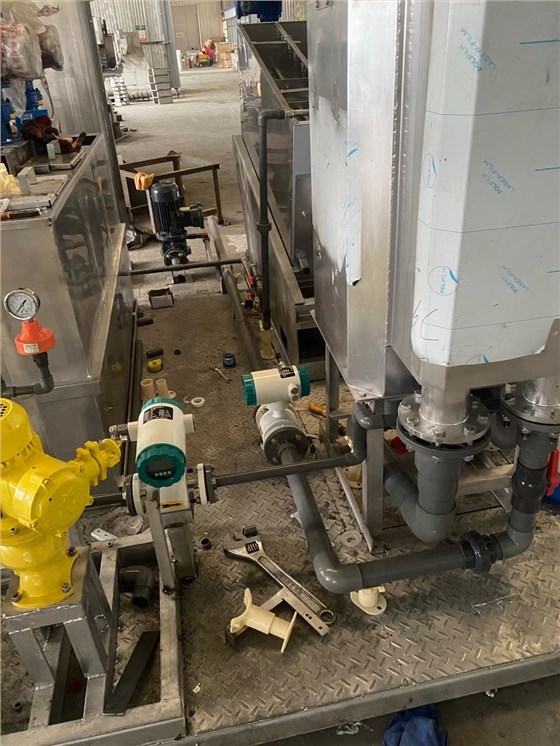 撬裝疊螺機(jī)(1) 撬裝疊螺機(jī)(1)