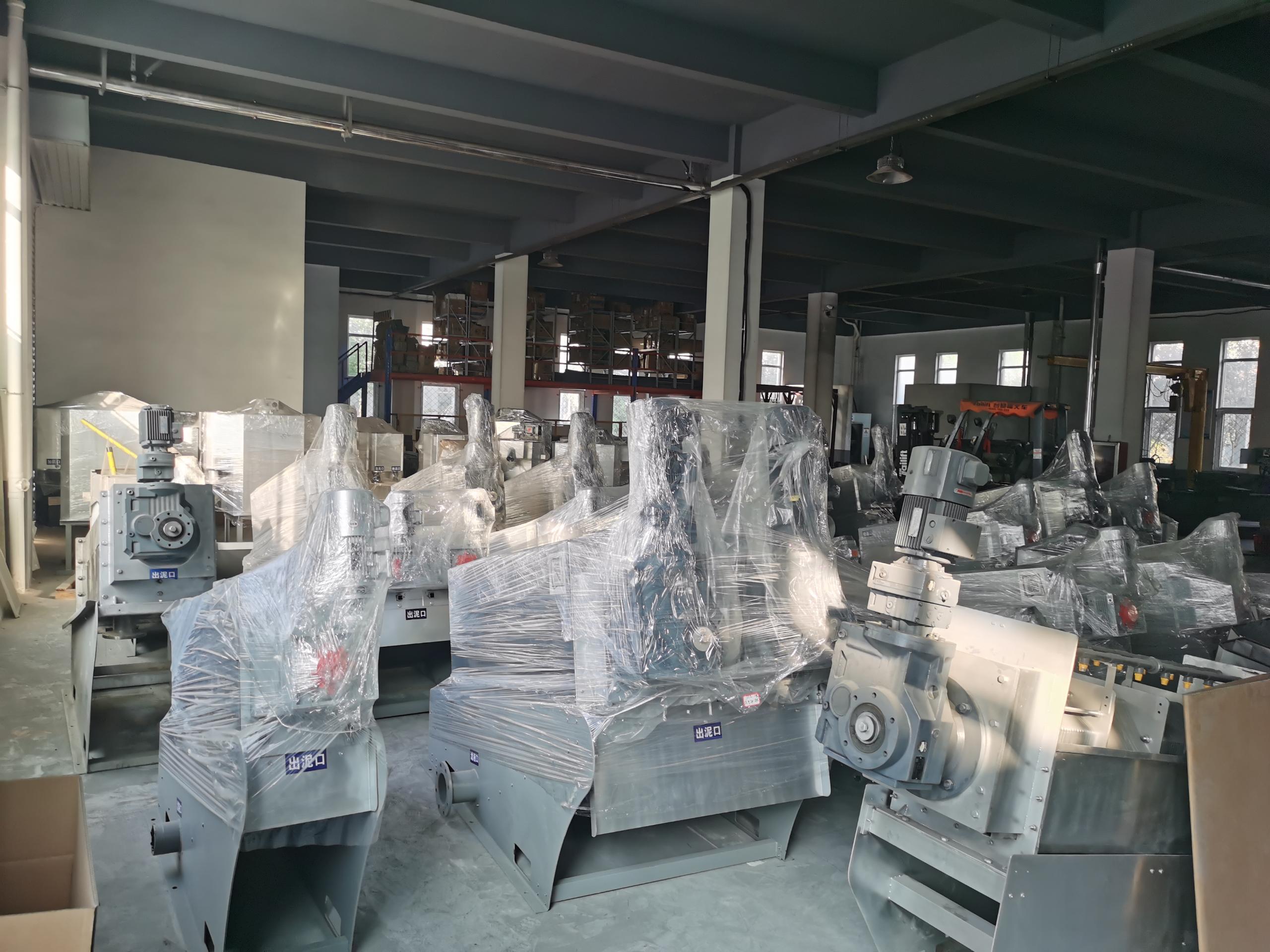 疊螺機生產(chǎn)廠家車間